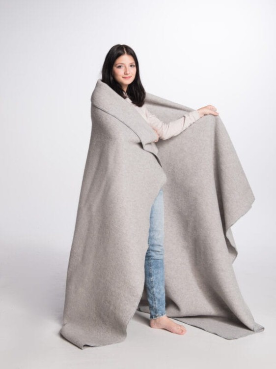 Maleni-Pled-wełniany-Simple-150x200-popielaty