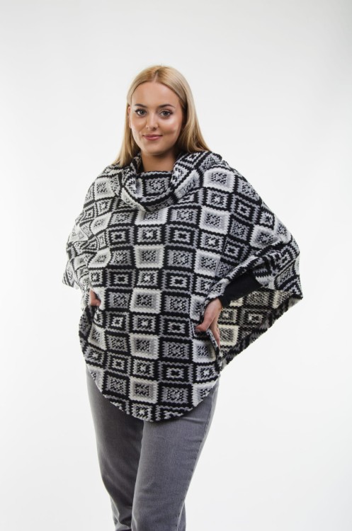 Maleni poncho Toledo wzór czerń i biel 3.jpg