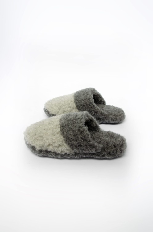 Maleni pantofle wełniane wsuwane szaro grafitowe 3.jpg