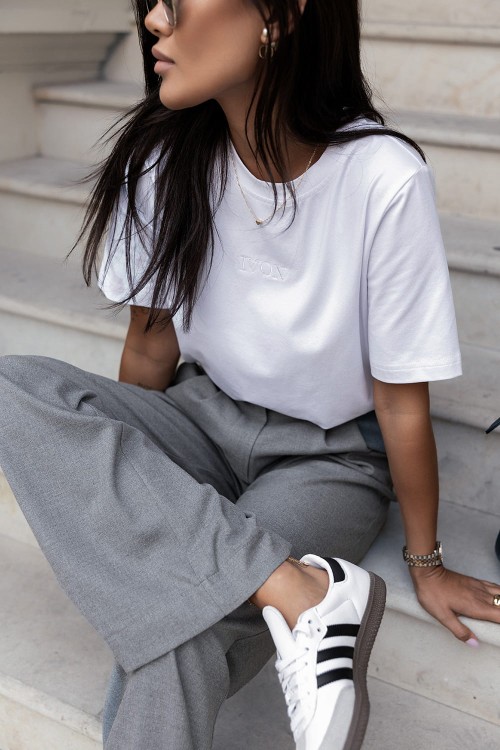 Klasyczny biały t-shirt z haftem-3 3296  | 1418-S