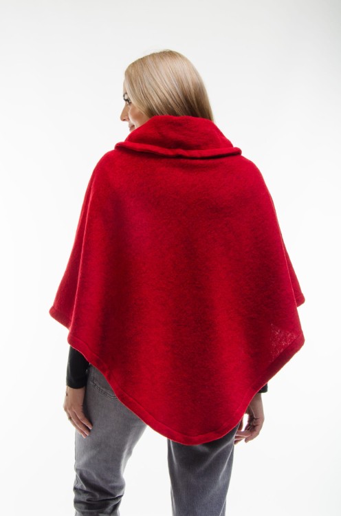 Maleni poncho Kristun czerwone 2.jpg