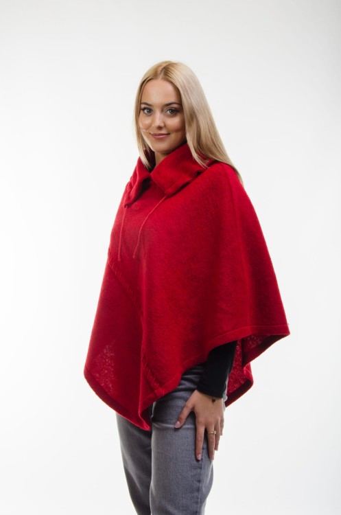 Maleni poncho Kristun czerwone 3.jpg