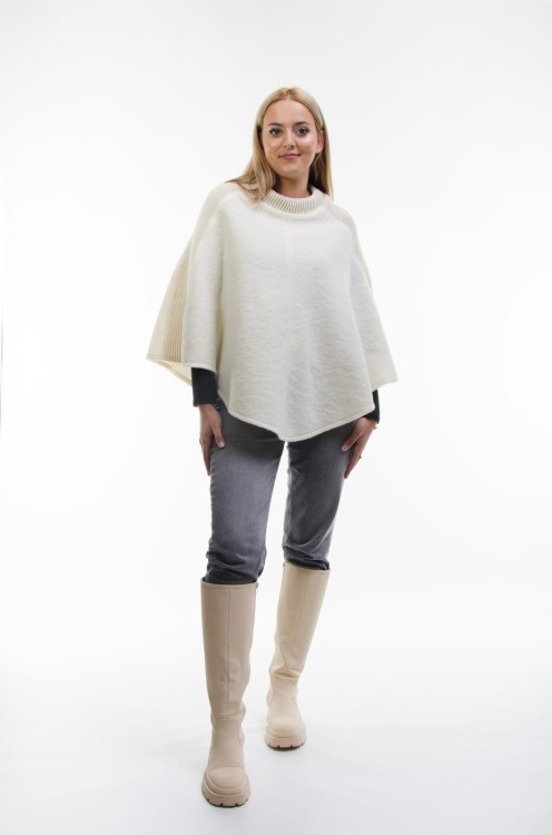 Maleni poncho Roma I krem 2.jpg