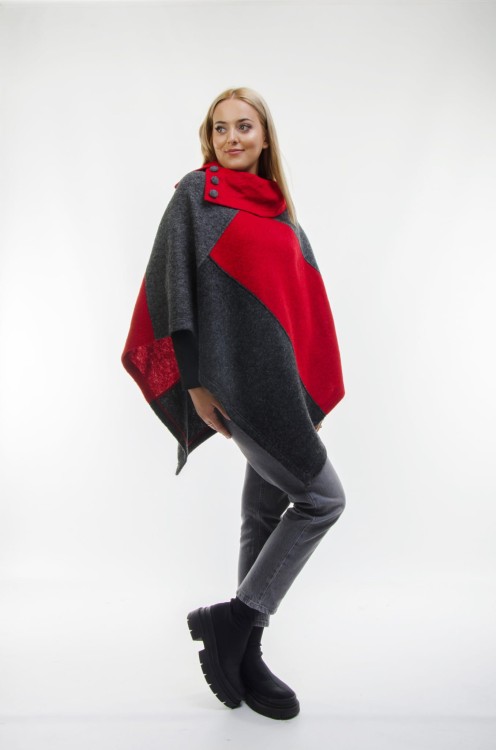 Maleni poncho Tres czwrwone 1.jpg