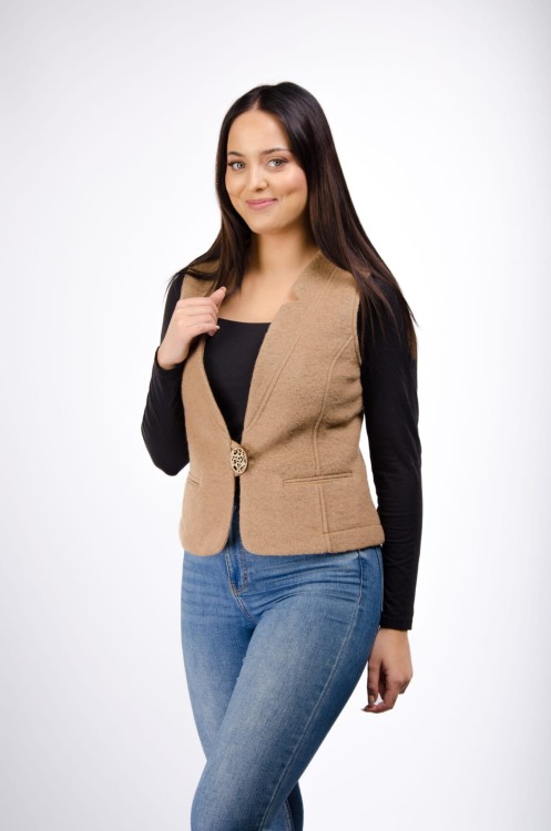 Maleni kamizelka wełniana Iga camel 3.jpg