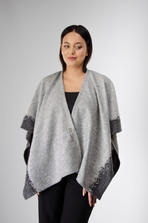 Maleni poncho szal szary 4.jpg