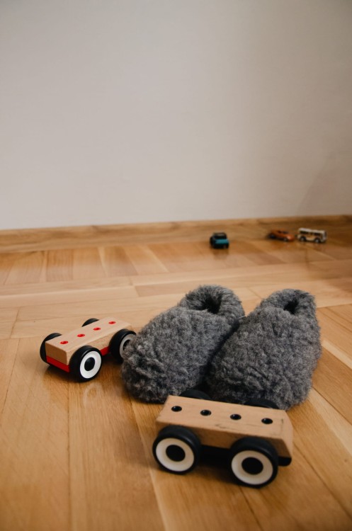 Papcie wełniane dziecięce grafit 7