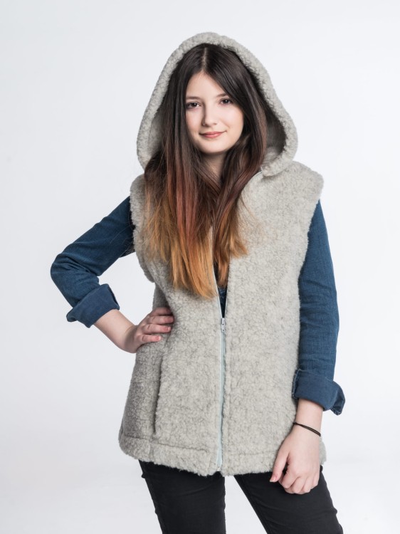 Kamizelka Merynos z kapturem szara 4.jpg