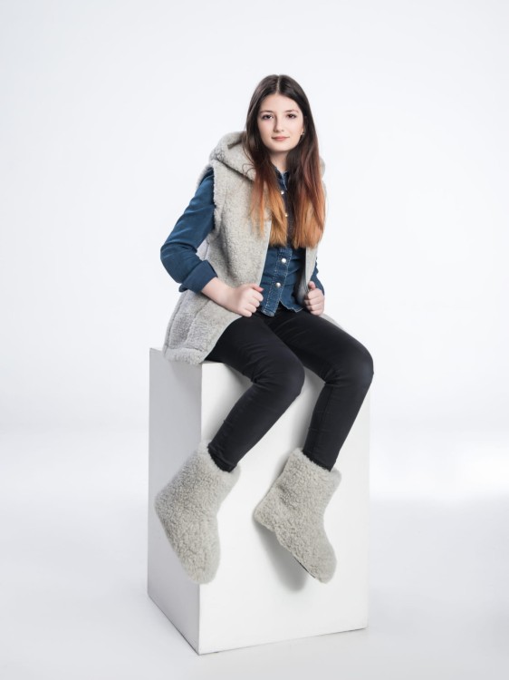 Kamizelka Merynos z kapturem szara 6.jpg