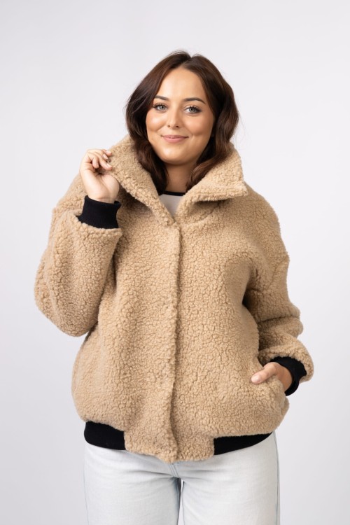 Maleni Wełniana kurtka bomberka z baranka – FARO krótka kurtka 100% wełna beżowa