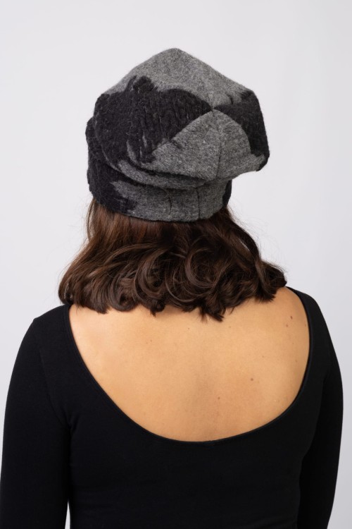 Maleni Czapka wełniana Fantazja szara z czarnym wzorem 3D