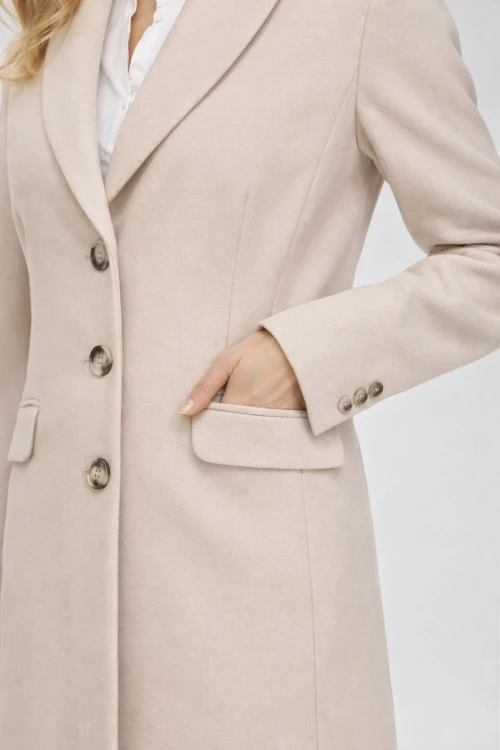 elegancki plaszcz damski megi bezowy detal kieszen maleni