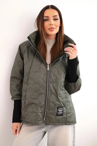 Kurtka damska wiosenna pikowana z ozdobnym tłoczeniem i zamkiem khaki-1 4416 
