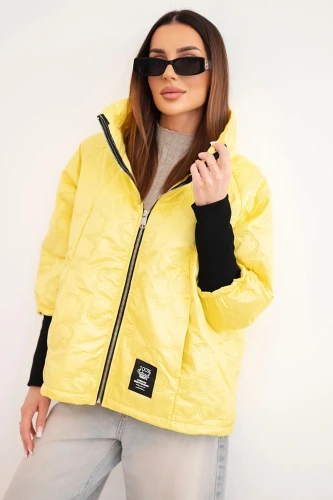 Kurtka damska wiosenna pikowana z ozdobnym tłoczeniem i zamkiem żółta-1 4418 