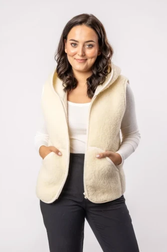 kamizelka-simple-kremowa-2-683x1024.webp