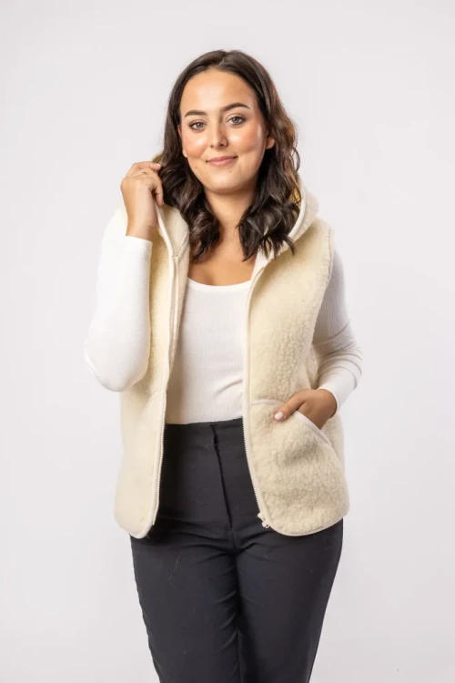 kamizelka-simple-kremowa-3-683x1024.webp