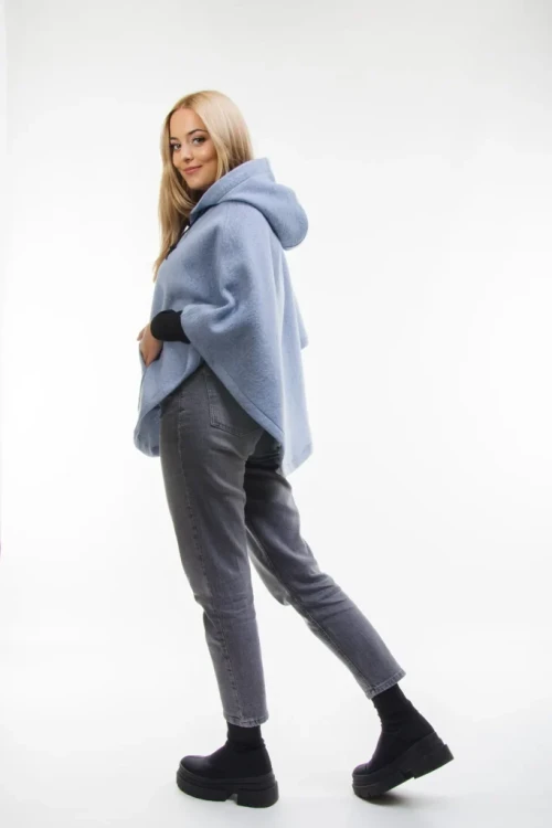Maleni poncho kangurek