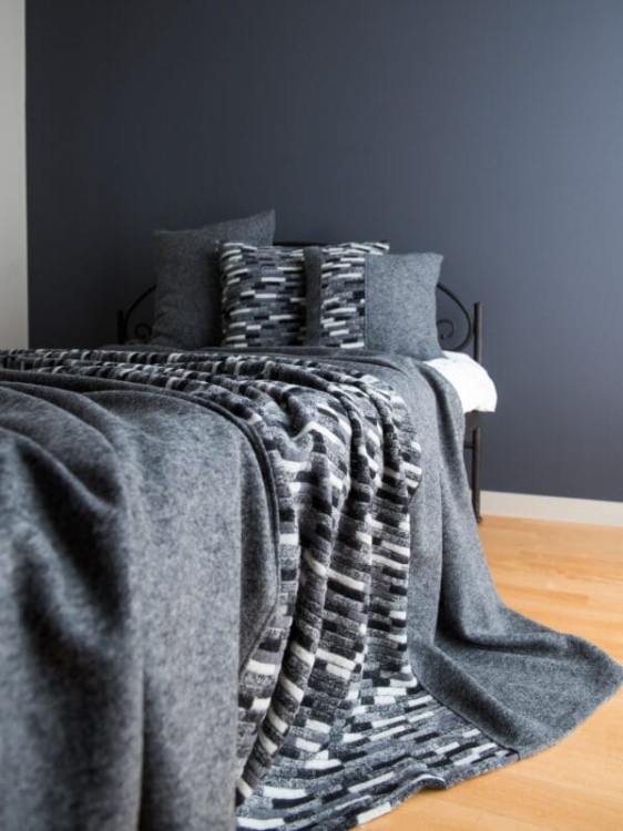 Maleni-Narzuta-Loft-antracyt-2
