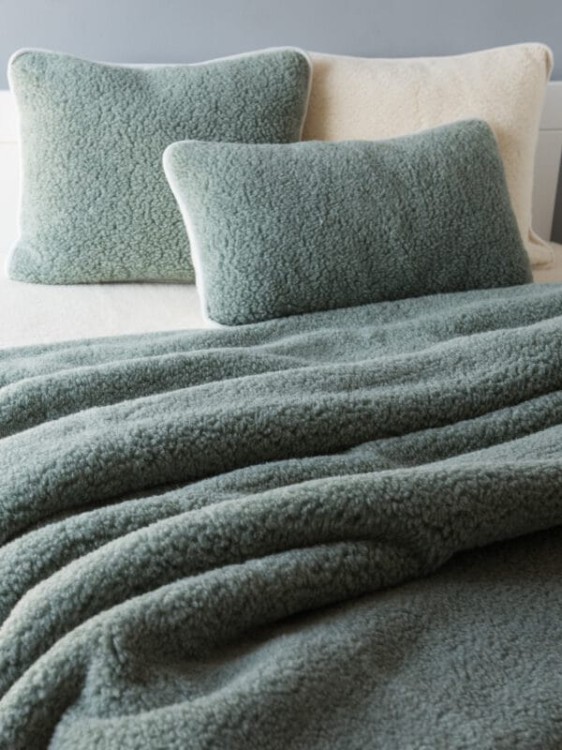 Maleni-Poduszka-Ecowool-oliwkowa