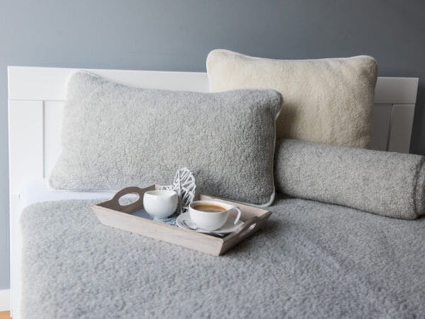 Maleni-Poduszka-Ecowool-szara-2