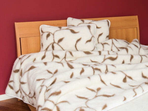 Maleni-Poduszka-Ecowool-w-listki-4